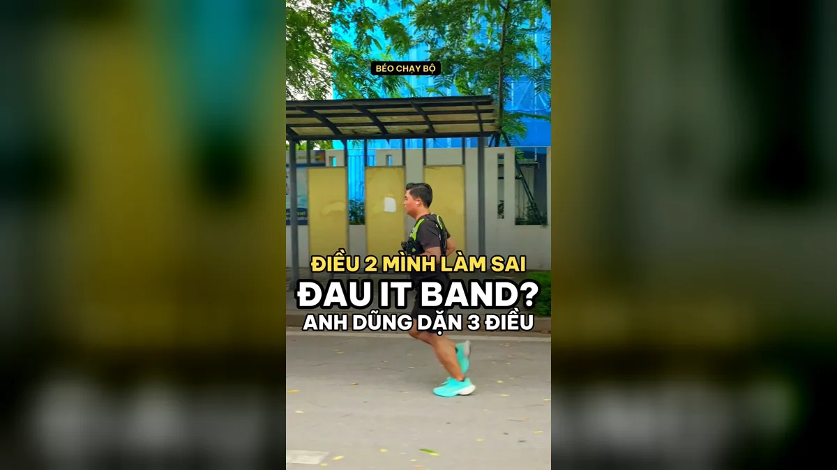 Mình chạy dọc phố Hà Nội, chữ trên ảnh: đau IT band, anh Dũng dặn 3 điều